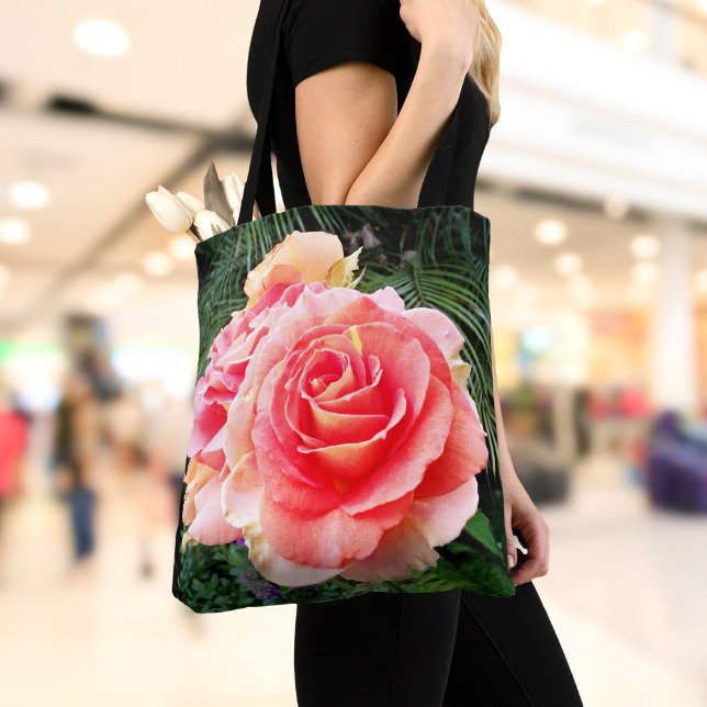 Giant light pink rose flower close-up photo modern tote bag (Creator Uploaded)
