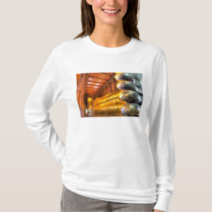 Giant reclining Buddha inside temple, Wat Pho, T-Shirt
