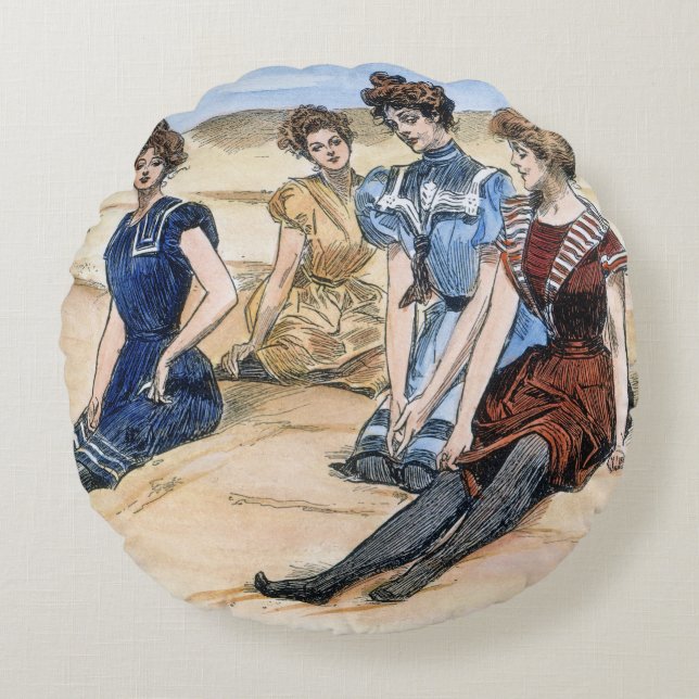 Gibson Girls On The Beach, 1900 Round Cushion (Front)