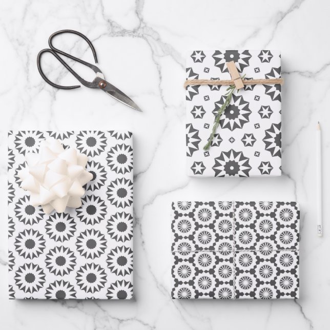 Gift paper in gray and white. (Front)