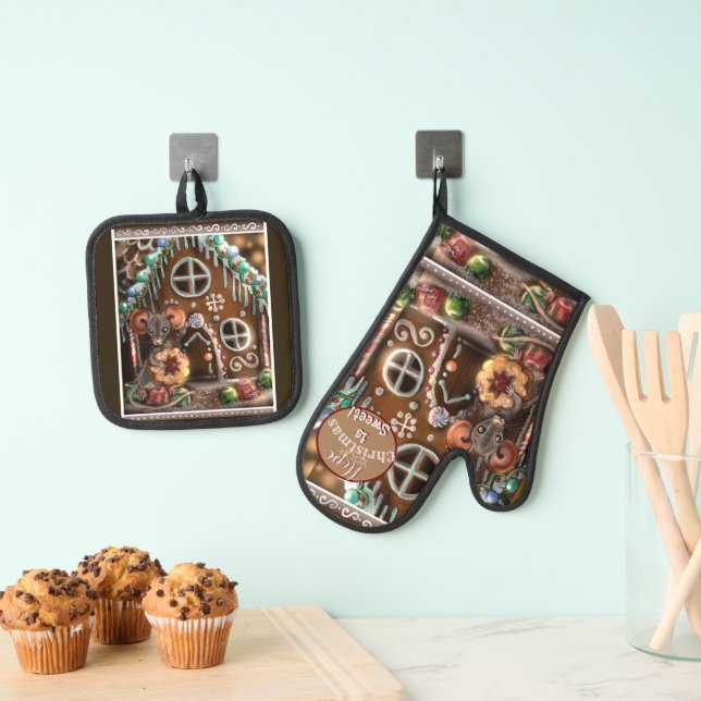 Gingerbread Mouse Sweet Christmas Oven Mitt & Pot Holder Set (Insitu(Hanging))