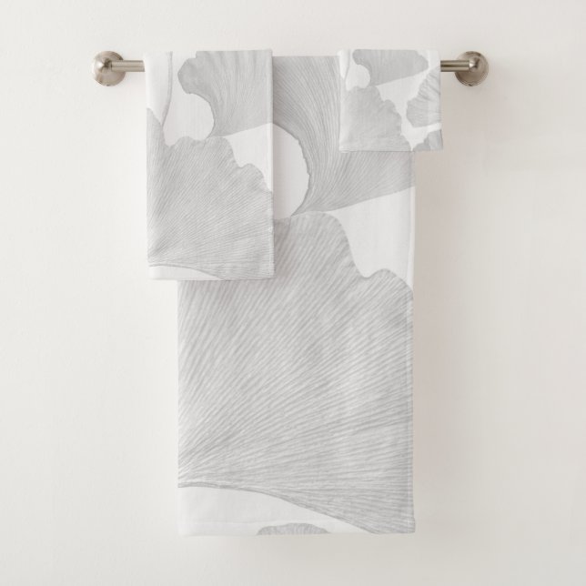 Ginkgo Leaves Soft Gray Dream 2 Bath Towel Set (Insitu)