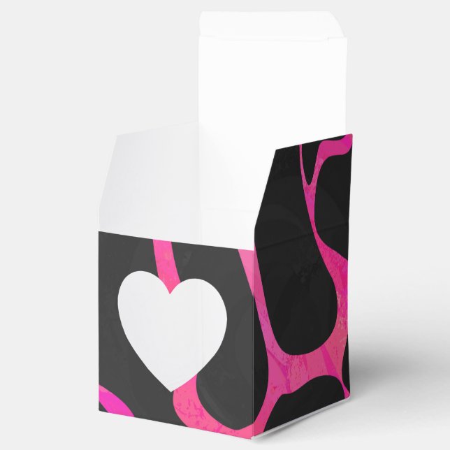 Giraffe Hot Pink and Black Print Favour Box (Opened)