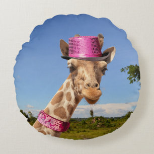 Giraffe in sparkly pink hat round cushion