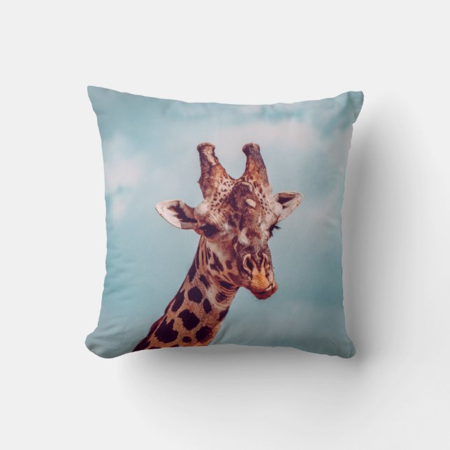 GIRAFFE PORTRAIT CUSHION (Front)