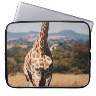 GIRAFFE SURROUNDED BY BROWN GRASS LAPTOP SLEEVE