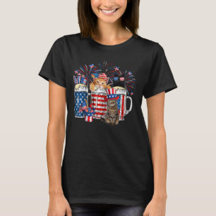 Glasses Of Beer & Cats USA Flag 4th Of July Indepe T-Shirt