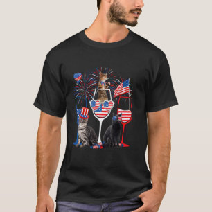 Glasses Of Wine & Cats USA Flag 4th Of July Indepe T-Shirt