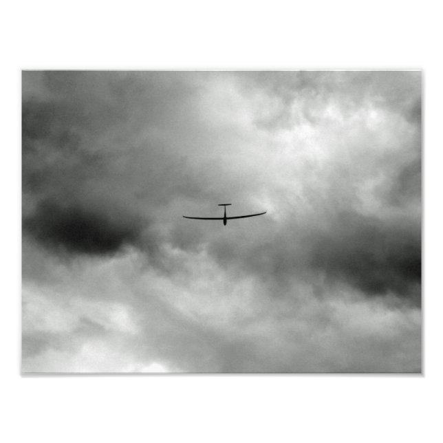 Glider flying in gray sky photo print (Front)