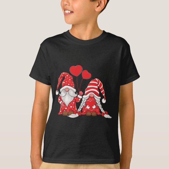 Gnomes couple Holding Hearts love pattern Valentin T-Shirt (Front)