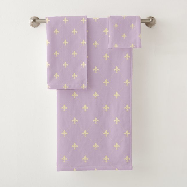 Gold Fleur-de-Lis Lilac Bath Towel Set (Insitu)