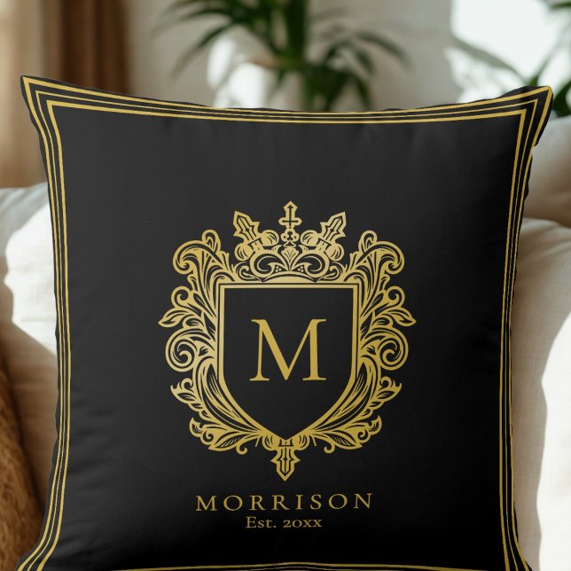 Gold Monogram Crest Throw Pillow (Gold Monogram Crest Throw Pillow)