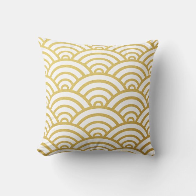 Gold Scallop Pattern Throw Pillow (Front)
