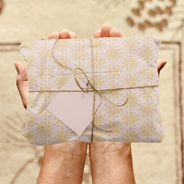 Gold Snowflake Pattern on Pink Tissue Paper (Gold Snowflake Pattern on Pink Tissue Paper)