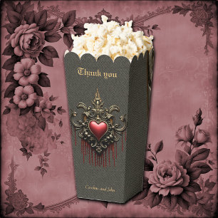 Golden accents, red roses, and a heart: favour box