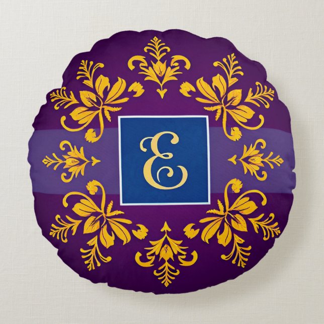 Golden Baroque Letter E Classic Monogram Style ✨ Round Cushion (Front)