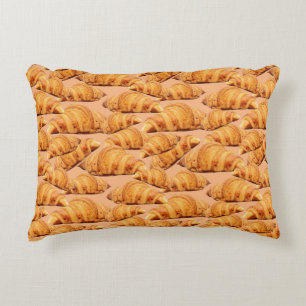 Golden croissant, bakery seamless pattern. decorative cushion