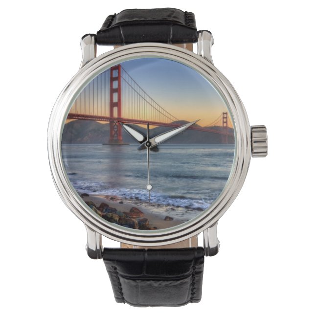 Golden Gate Bridge from San Francisco bay trail. Watch (Front)