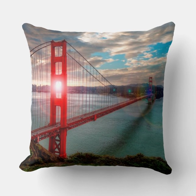 Golden Gate Bridge with Sun Shining through. Cushion (Front)