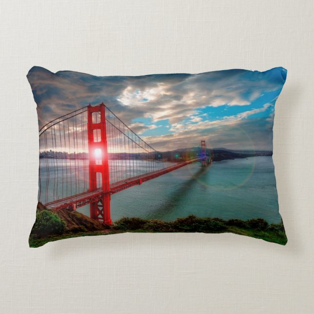 Golden Gate Bridge with Sun Shining through. Decorative Cushion (Front)
