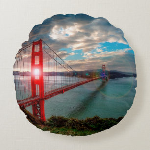 Golden Gate Bridge with Sun Shining through. Round Cushion