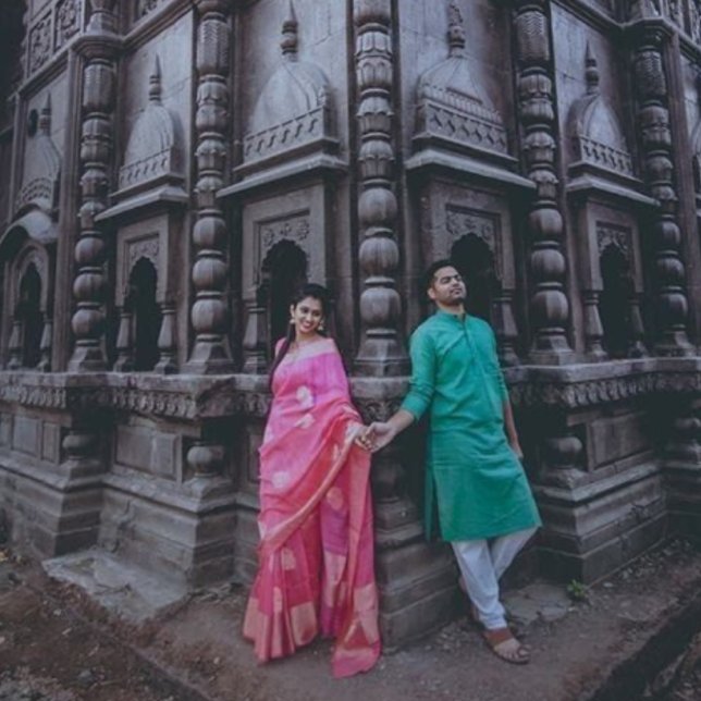 Golden Geometric Design iPhone Case– Elegant Gold Case-Mate iPhone Case (Creator Uploaded)