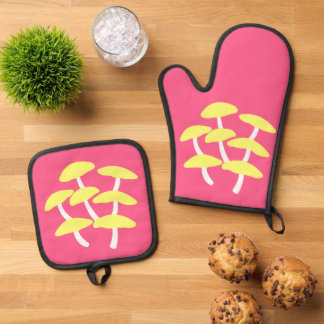 Golden Oyster Oven Mitt and Pot Holder Set