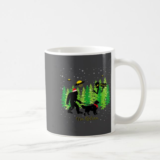 Golden Retriever Funny Bigfoot Christmas Alien Ufo Coffee Mug (Right)