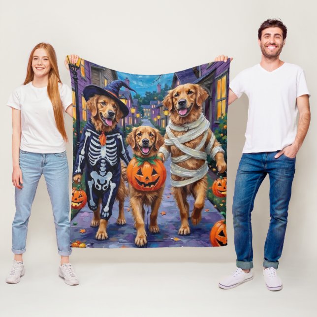 Golden Retriever Trick-or-Treating Halloween Fleece Blanket (In Situ)