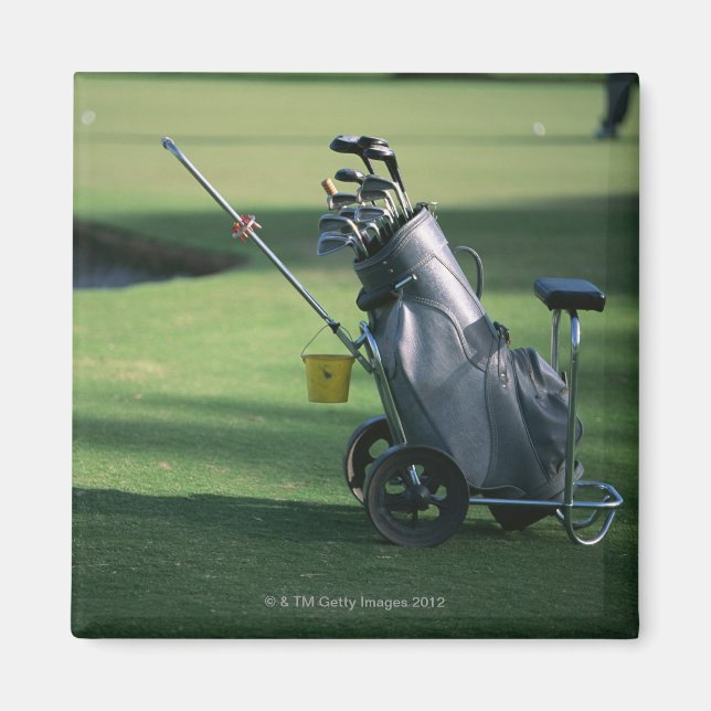 Golf clubs and golf bag magnet (Front)
