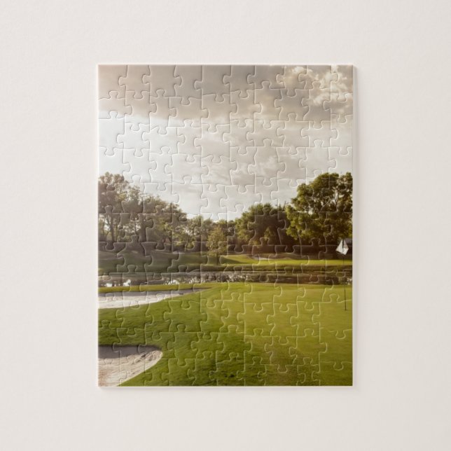 Golf hole jigsaw puzzle (Vertical)