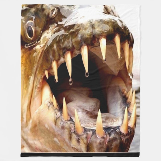 GOLIATH FISH FLEECE BLANKET (Front)