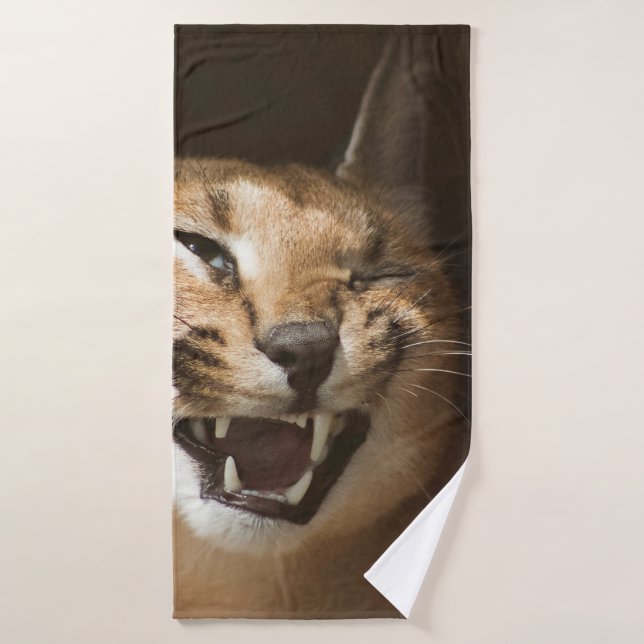 Goofy Lynx Bath Towel (Bath Towel)
