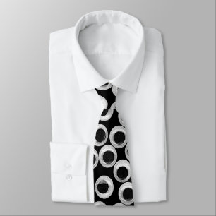 Googly eye pattern – black tie