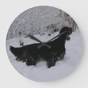 Gordon Setter in a Snowstorm Round Wall Clock