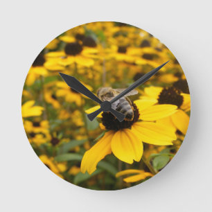 GORGEOUS DAISY FIELDS & HONEY BEE ROUND CLOCK