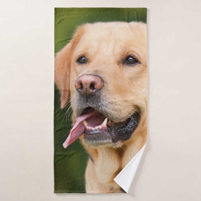 Gorgeous Golden Labrador Bath Towel (Bath Towel)