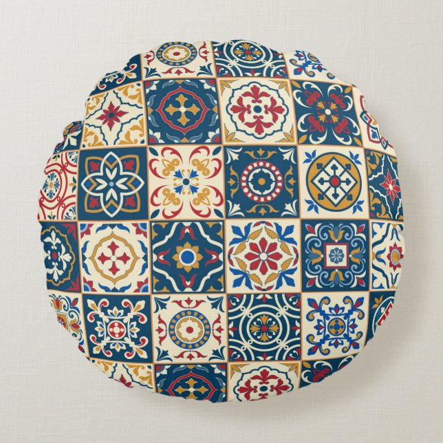 Gorgeous seamless pattern white colourful Moroccan Round Cushion (Front)