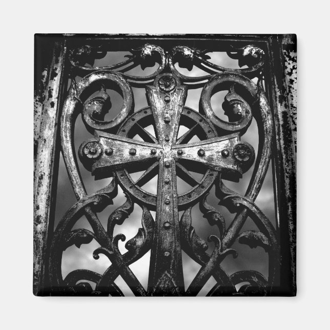 Gothic cemetery wrought iron celtic cross in heart magnet (Front)