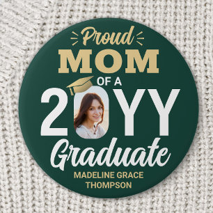 Graduate Photo Proud Mom Modern Green and Gold 7.5 Cm Round Badge