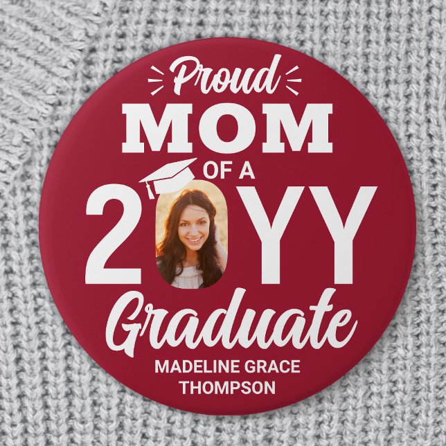 Graduate Photo Proud Mum Modern Red and White 7.5 Cm Round Badge (Creator Uploaded)