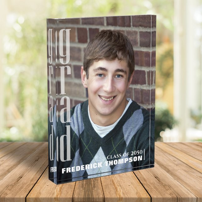 Graduation Modern Photo Simple Typography (Creator Uploaded)