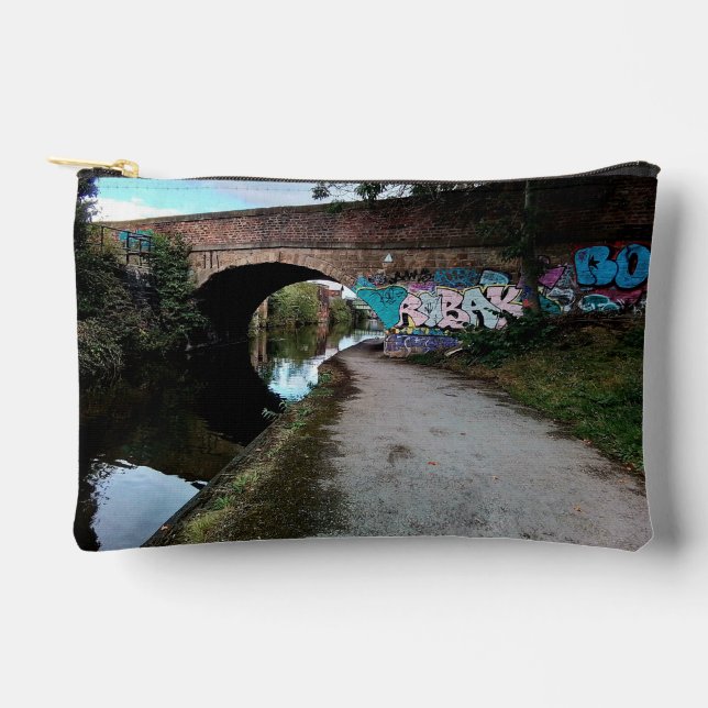 Graffiti bridge accessory pouch (Front)