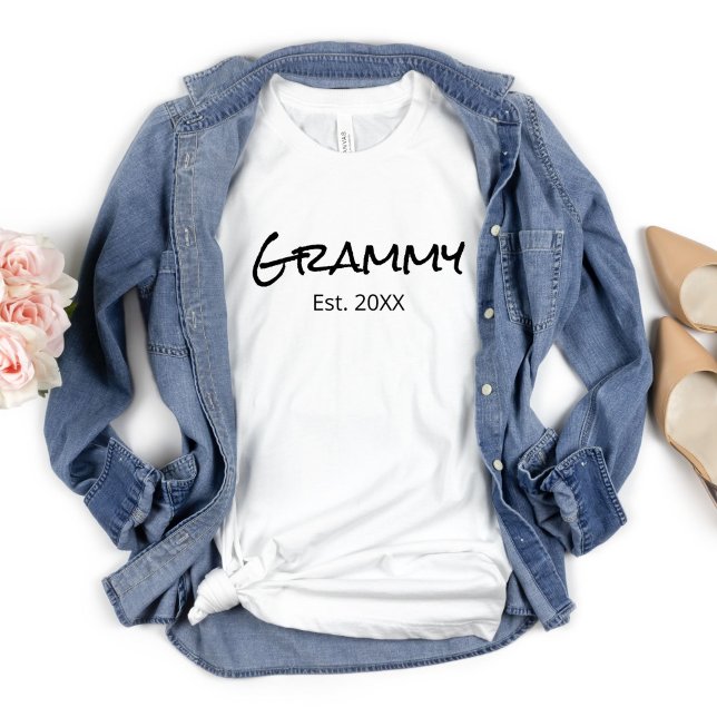 Grammy Nana Gigi Grandma Grandmother Personalised T-Shirt (Grandmother Personalized T-shirt. Grammy Gigi, Nana, Grandma, Gift for new grandma)
