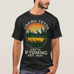 Grand Teton Wyoming Vintage Badge Fishing Hunting  T-Shirt