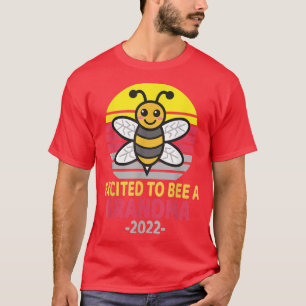 Grandma 2022 Bee Lover Grandma Ecited To Be A Gr T-Shirt