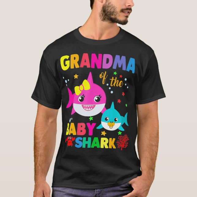 Grandma Of The Baby Shark Birthday Grandma Shark _ T-Shirt (Front)