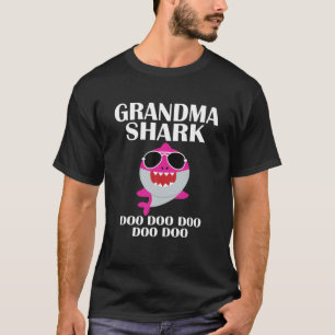 Grandma Shark Doo Doo Mothers Day Grandma Christma T-Shirt