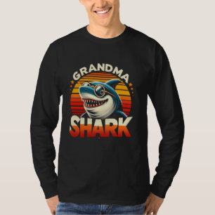 Grandma Shark Funny Shark Matching Family for Wome T-Shirt