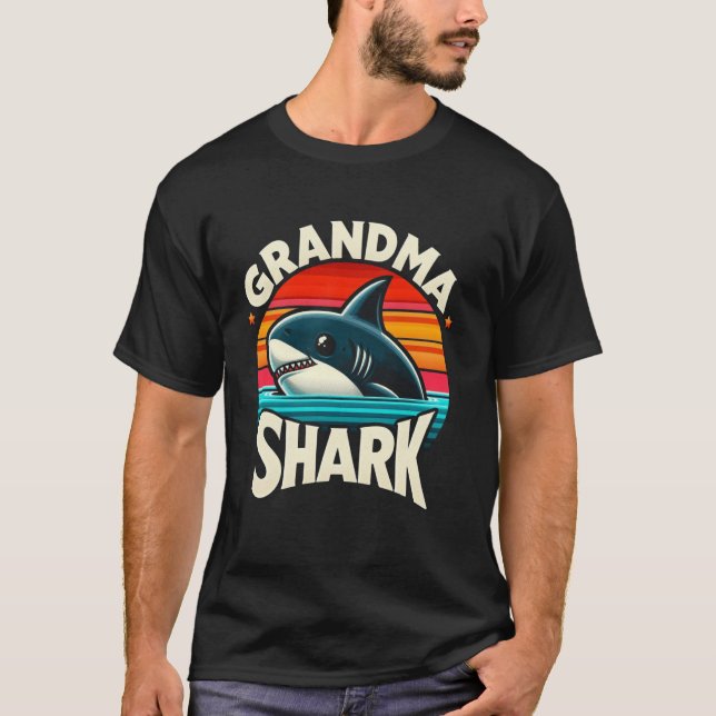 Grandma Shark Funny Shark Matching Family for Wome T-Shirt (Front)